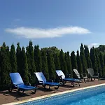 Madalena Villa