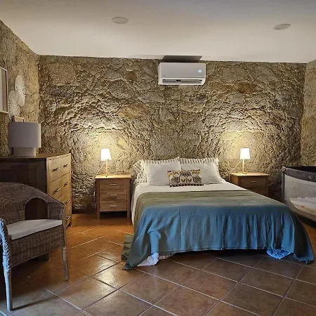 Madalena Villa *