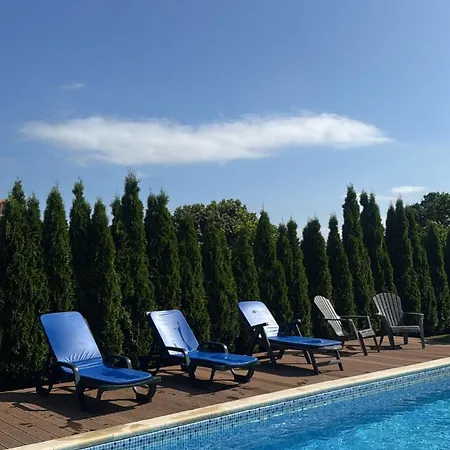 Madalena Villa